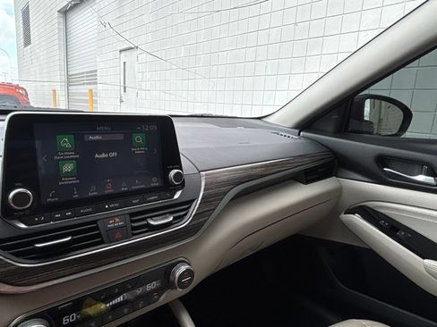 Used 2021 Nissan Altima 2.5 SL FWD image 16