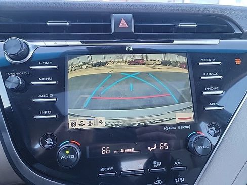 Used 2018 Toyota Camry XLE w/ Audio Package image 11