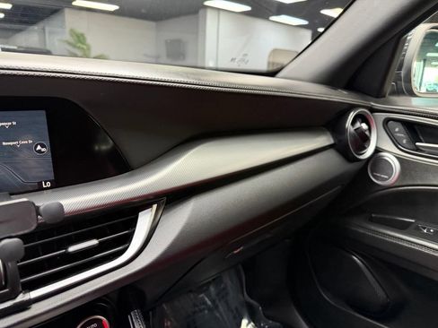Used 2024 Alfa Romeo Stelvio Veloce AWD/4WD image 27