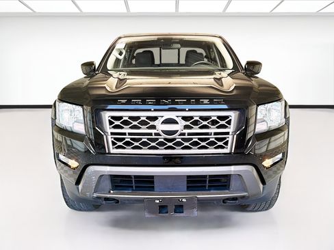 Used 2022 Nissan Frontier SV AWD/4WD image 2