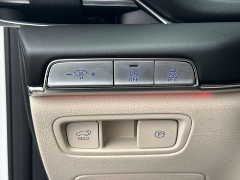 Used 2024 Genesis GV80 2.5T w/ Prestige Package image 33