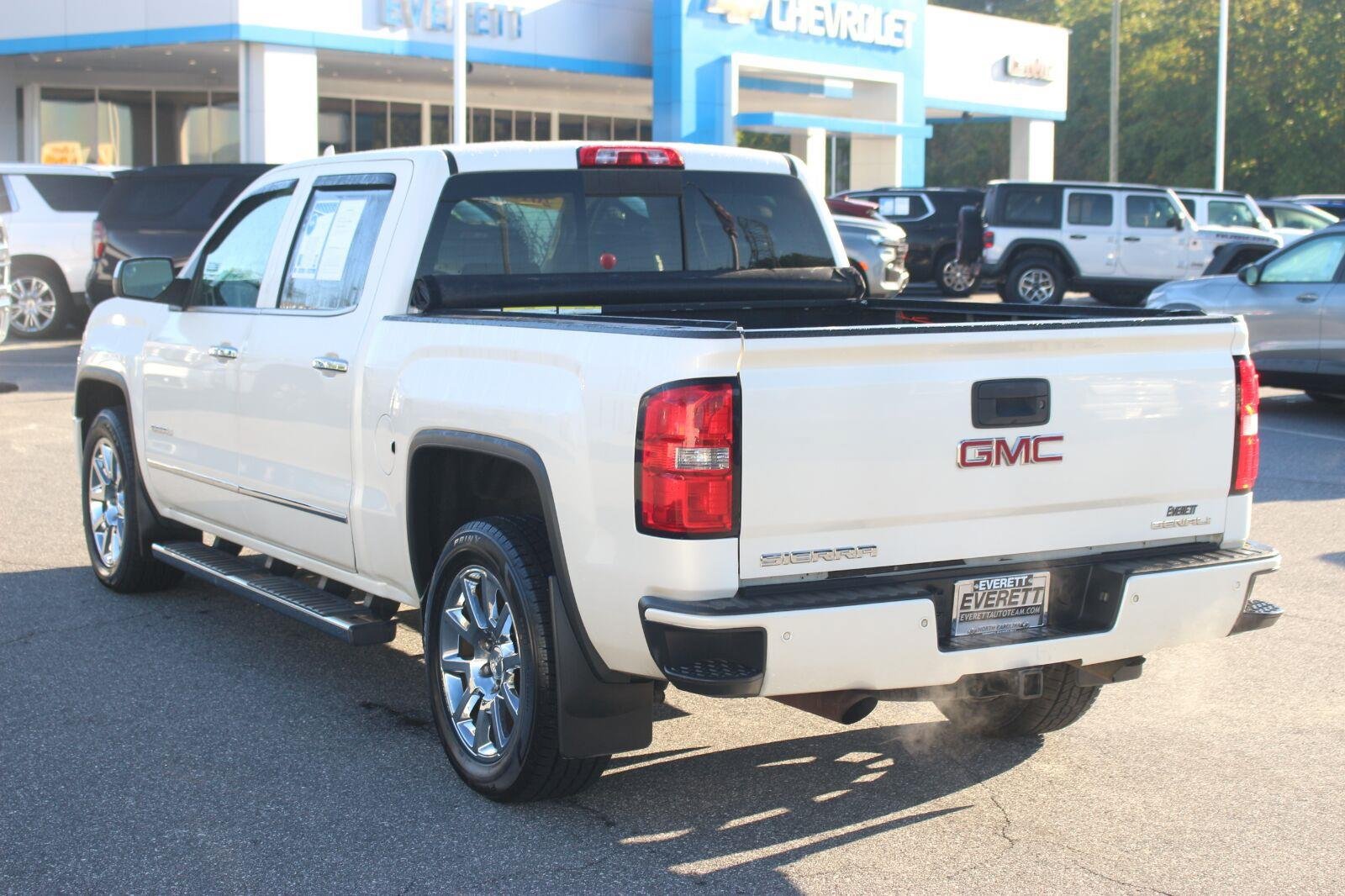 Used 2015 GMC Sierra 1500 Denali w/ Driver Alert Package AWD/4WD image 5