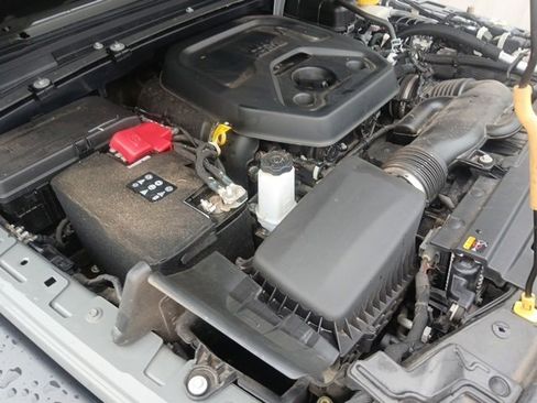 Used 2023 Jeep Wrangler Sport image 41