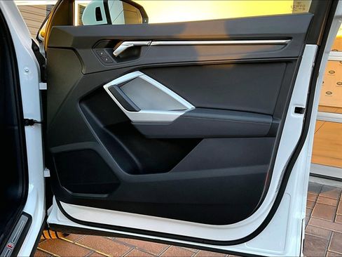 Used 2022 Audi Q3 2.0T Premium Plus w/ Premium Plus Package image 24