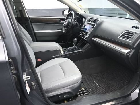 Used 2018 Subaru Outback 3.6R Limited AWD/4WD image 29