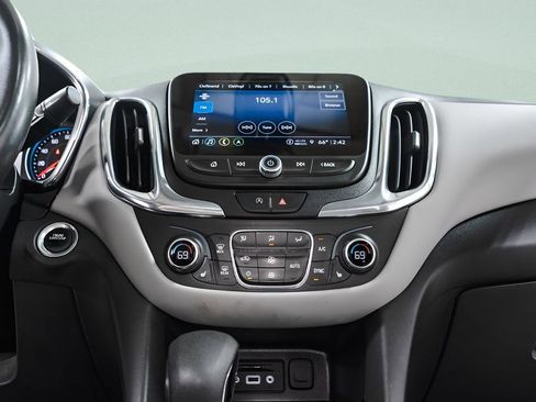 Used 2022 Chevrolet Equinox LT w/ LT True North Edition image 15