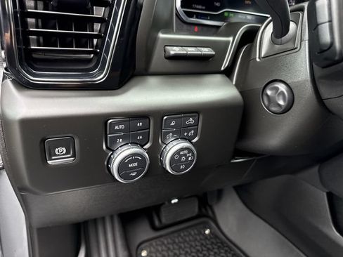 Used 2025 GMC Sierra 1500 AT4 w/ Technology Package AWD/4WD image 42