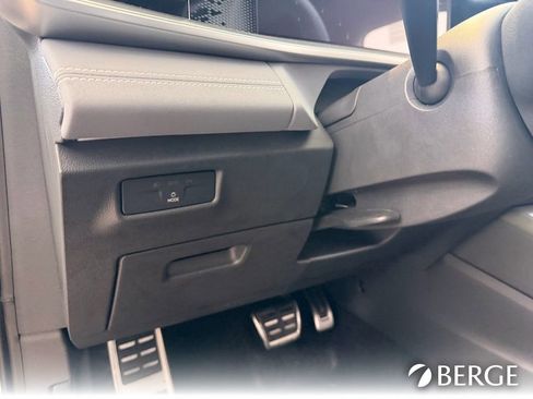 New 2026 Volkswagen Tiguan SE R-Line image 28