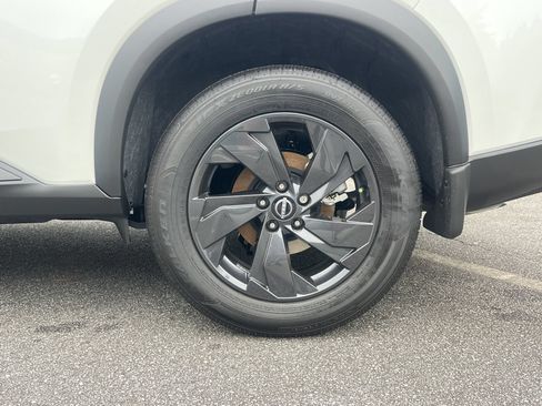 New 2026 Nissan Rogue SV FWD image 27