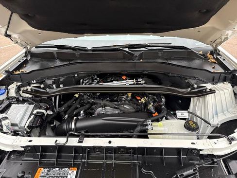 Certified 2025 Ford Explorer ST-Line w/ Premium Package image 36