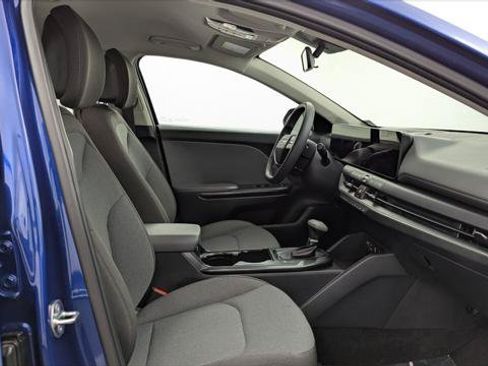 Used 2025 Kia K4 FWD image 21