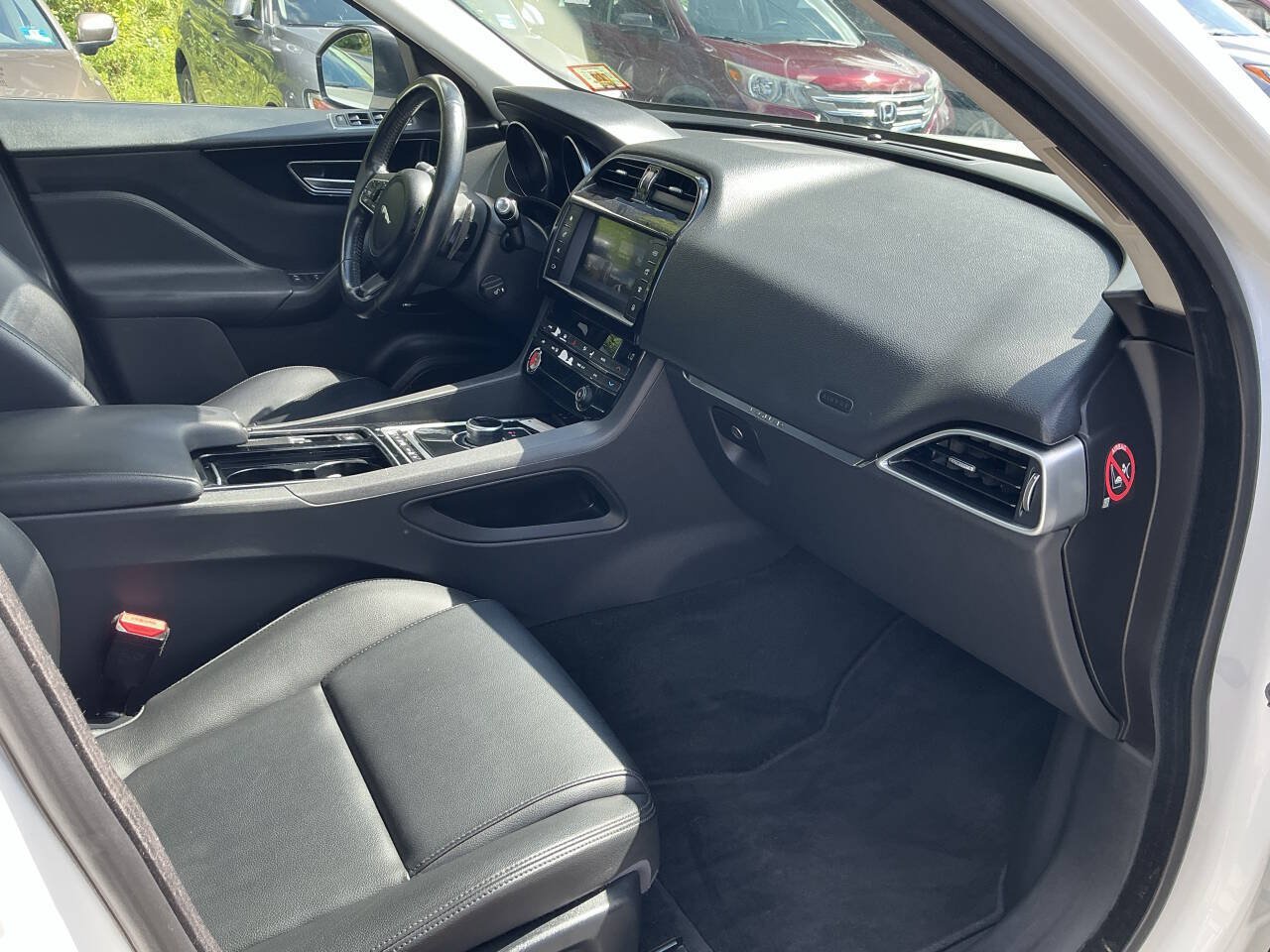 Used 2018 Jaguar F-PACE Premium AWD/4WD image 37