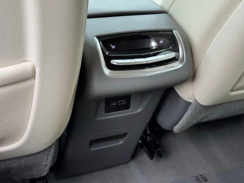 Certified 2023 Cadillac XT6 Premium Luxury image 35