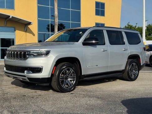 Used 2024 Jeep Wagoneer Series II w/ Flexible Seating Group image 2