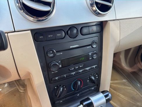 Used 2006 Ford Mustang GT Premium image 17