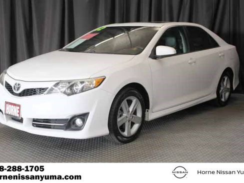 Used 2012 Toyota Camry SE image 3