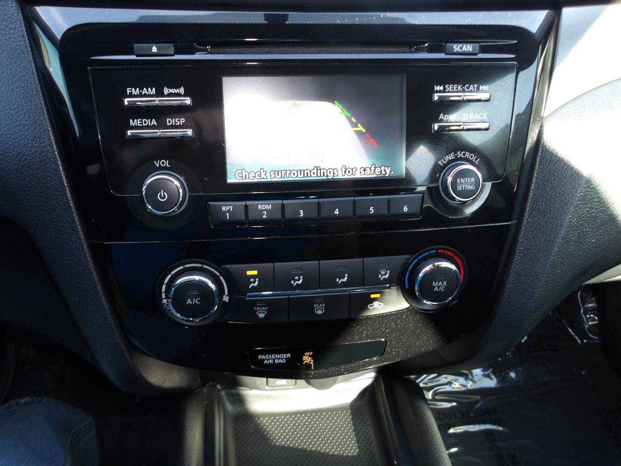Used 2016 Nissan Rogue S AWD/4WD image 19