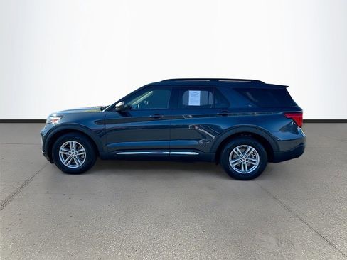 Used 2022 Ford Explorer XLT image 4