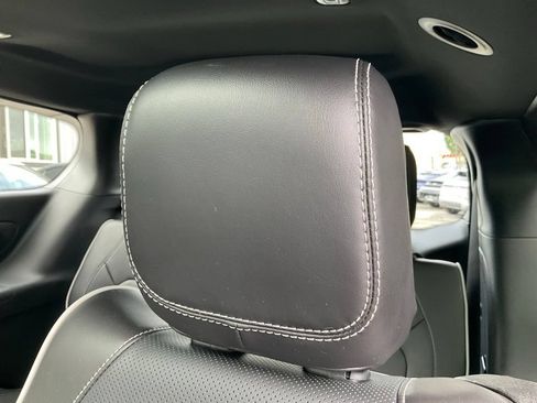 Used 2023 Chrysler Pacifica Limited w/ S Appearance Package FWD image 27