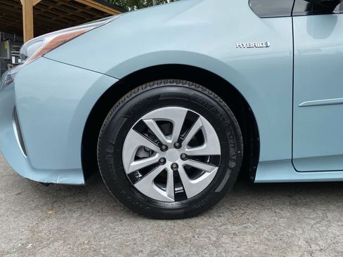 Used 2016 Toyota Prius Four w/ Advanced Technology Package FWD image 12