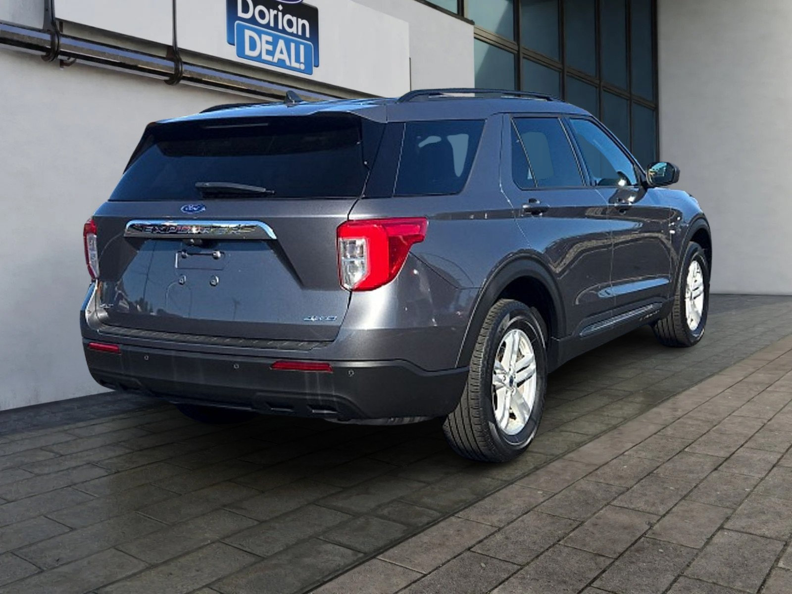 Certified 2022 Ford Explorer XLT AWD/4WD image 3