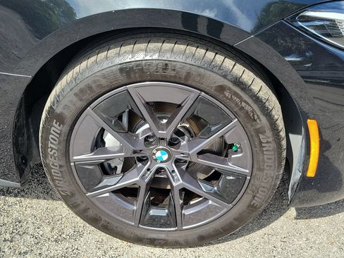 Used 2025 BMW i4 eDrive40 RWD image 9