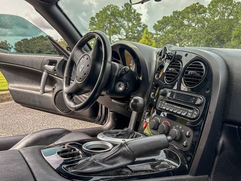 Used 2006 Dodge Viper SRT-10 RWD image 25