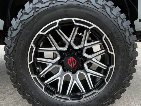 Used 2024 Ford F250 Lariat w/ Lariat Ultimate Package AWD/4WD image 13