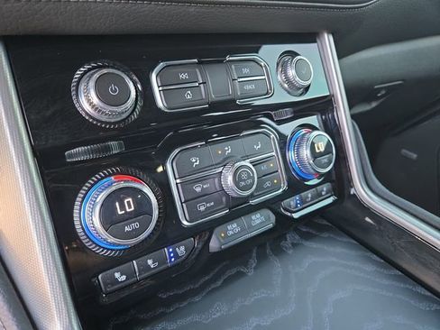 Used 2023 GMC Yukon Denali AWD/4WD image 25