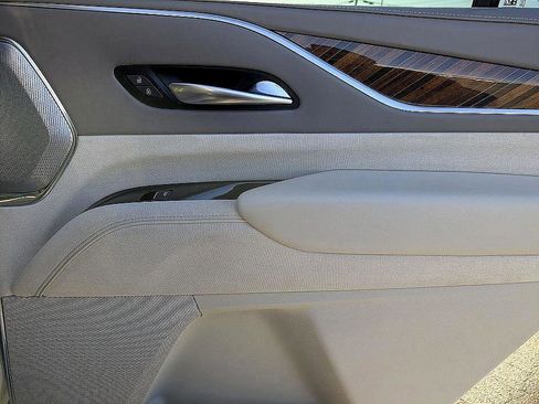 Used 2023 Cadillac Escalade Sport Platinum w/ LPO, ONYX Package image 34