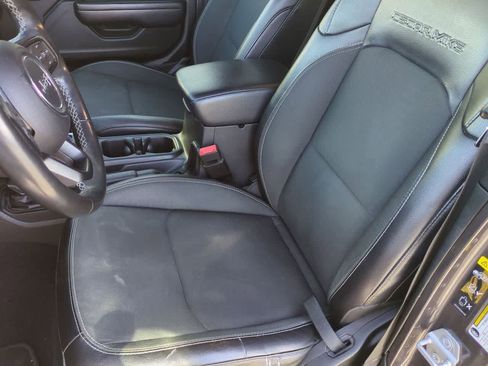 Used 2020 Jeep Wrangler Unlimited Sport image 16