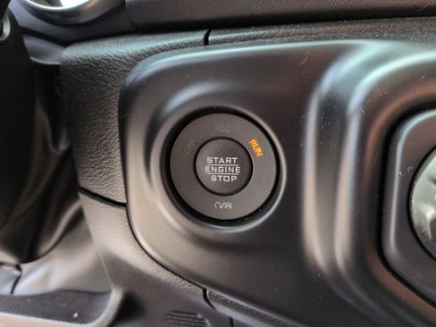 Used 2023 Jeep Wrangler Unlimited Sahara AWD/4WD image 27