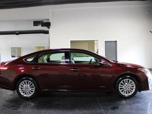 Used 2014 Toyota Avalon XLE Touring FWD image 2