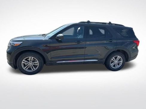 Used 2022 Ford Explorer XLT w/ Equipment Group 202A image 3