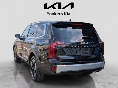 Certified 2024 Kia Telluride S w/ S Sunroof Package AWD/4WD image 11