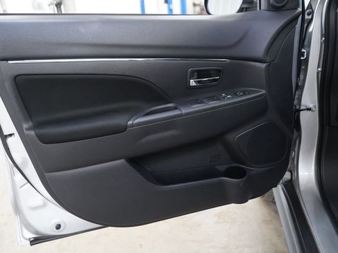 Used 2025 Mitsubishi Outlander Sport ES AWD/4WD image 14