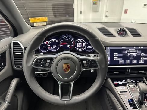 Certified 2021 Porsche Cayenne AWD/4WD image 12