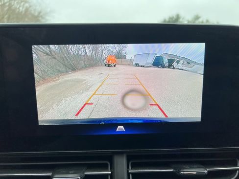 Used 2024 Chevrolet Trax LT w/ Driver Confidence Package image 24