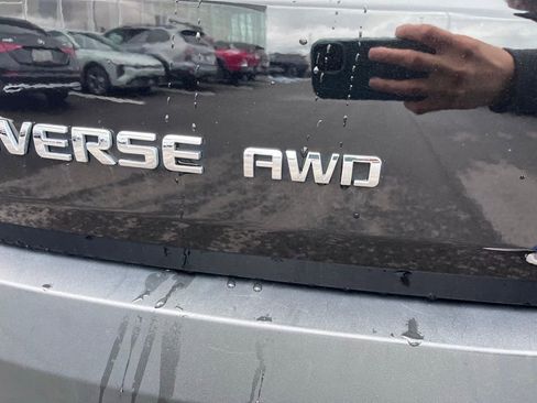 Used 2023 Chevrolet Traverse LT AWD/4WD image 5