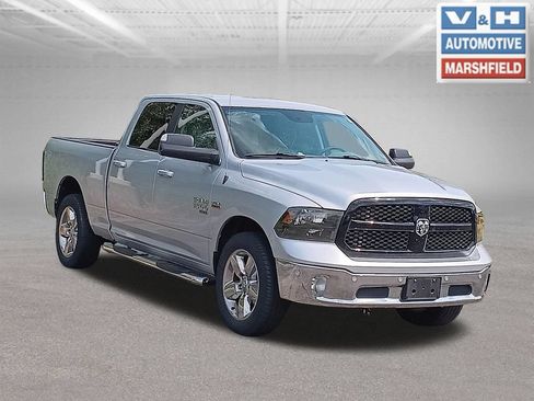 Used 2019 RAM 1500 Big Horn AWD/4WD image 1