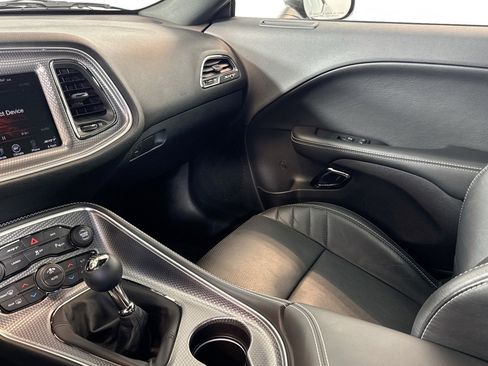 Used 2015 Dodge Challenger SRT Hellcat image 22