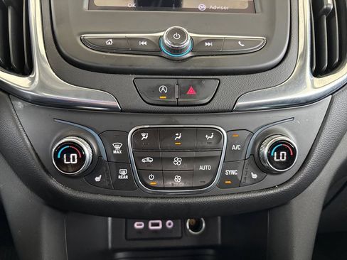 Used 2022 Chevrolet Equinox LT FWD image 23