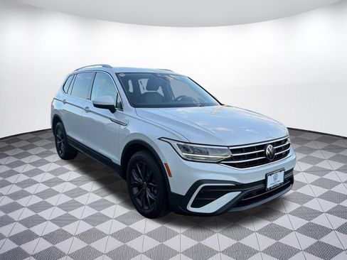 Certified 2023 Volkswagen Tiguan SE w/ Panoramic Sunroof Package AWD/4WD image 7