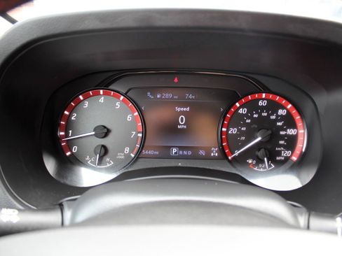 Used 2025 Nissan Frontier PRO-4X AWD/4WD image 14