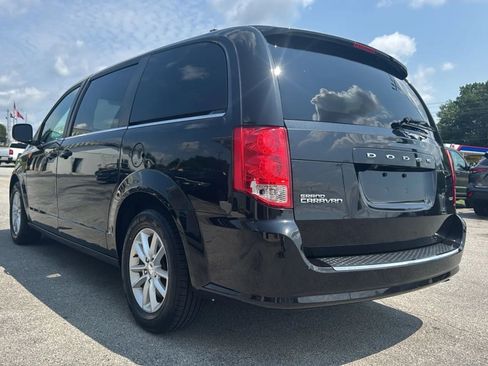 Used 2020 Dodge Grand Caravan SXT FWD image 3