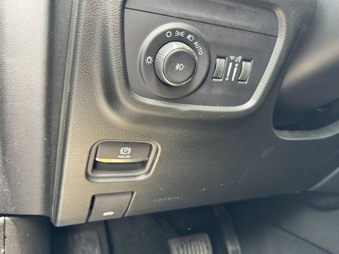 Used 2025 Jeep Grand Cherokee Summit w/ Adv Protech Group IV AWD/4WD image 39