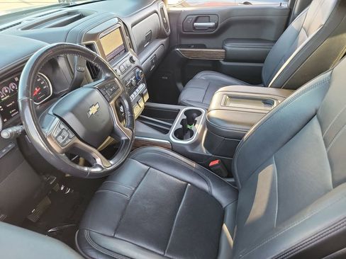 Used 2019 Chevrolet Silverado 1500 High Country w/ Technology Package image 3