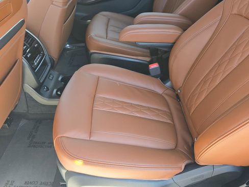 New 2026 BMW ALPINA XB7 AWD/4WD image 42