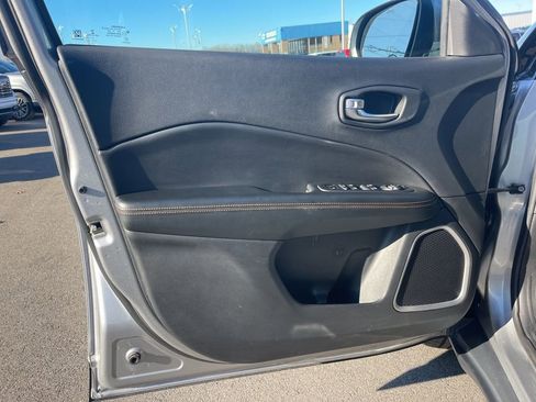Used 2020 Jeep Compass Limited image 9