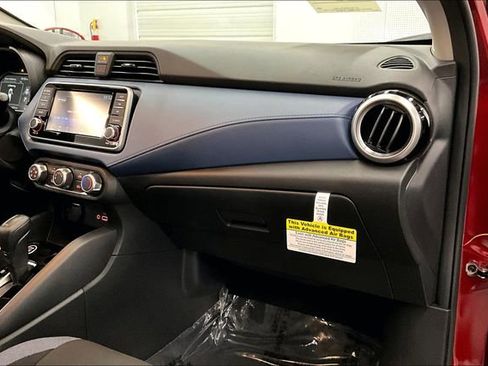 New 2025 Nissan Versa SV w/ Trunk Package FWD image 32